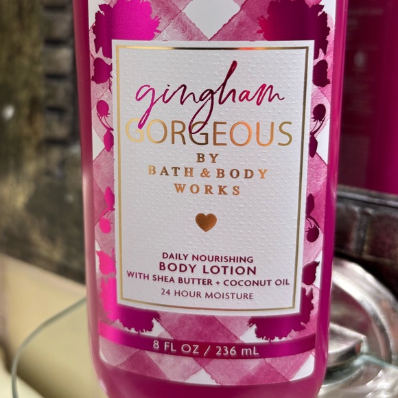 NIB BATH & BODY WORKS BODY LOTION! - Picture 2 of 6